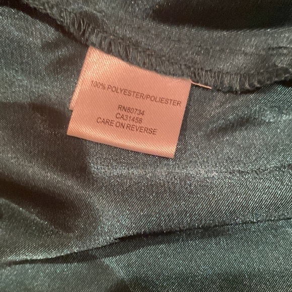 BCBG MAXAZRIA Emerald Green flare hemmed formal gown - Picture 6 of 6